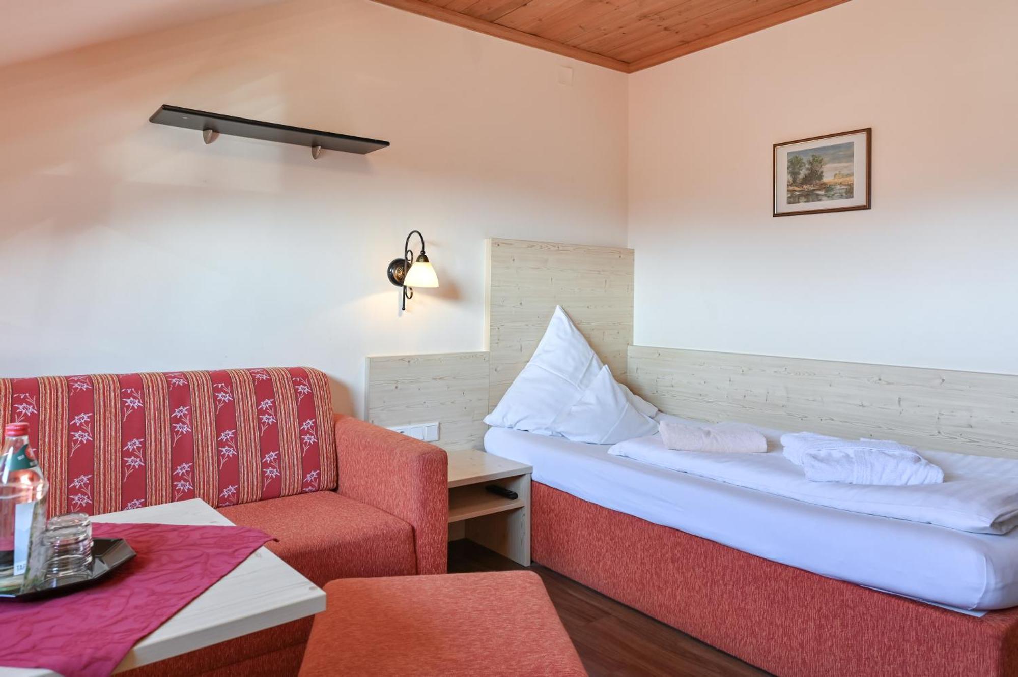 Hotel Weinbauer ชวานเกา ภายนอก รูปภาพ