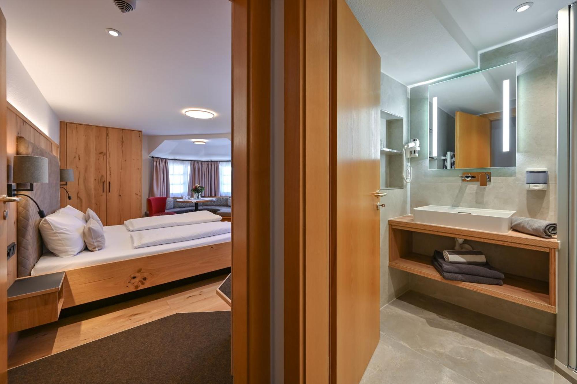 Hotel Weinbauer ชวานเกา ภายนอก รูปภาพ